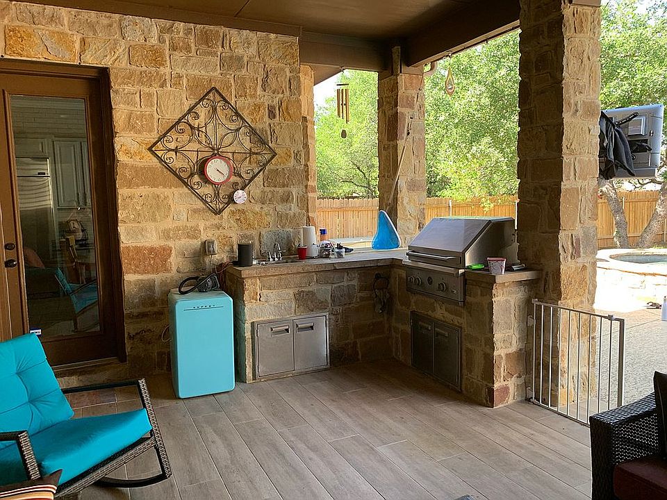 1st image of 300 Creekside Cv