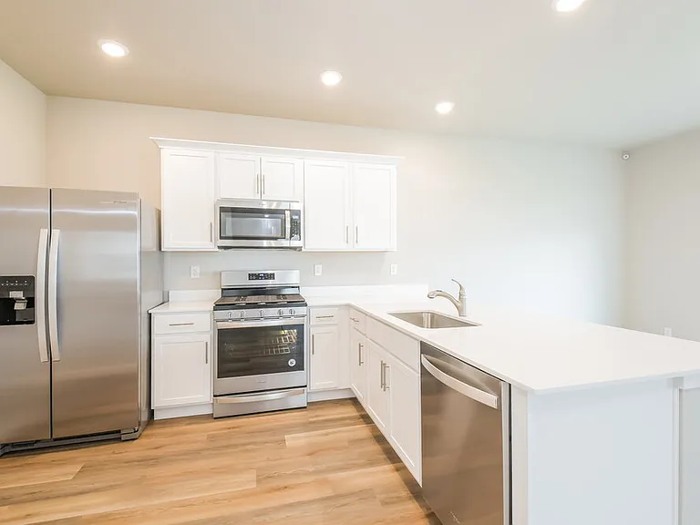 7325 Crystal Ave — Photo 9