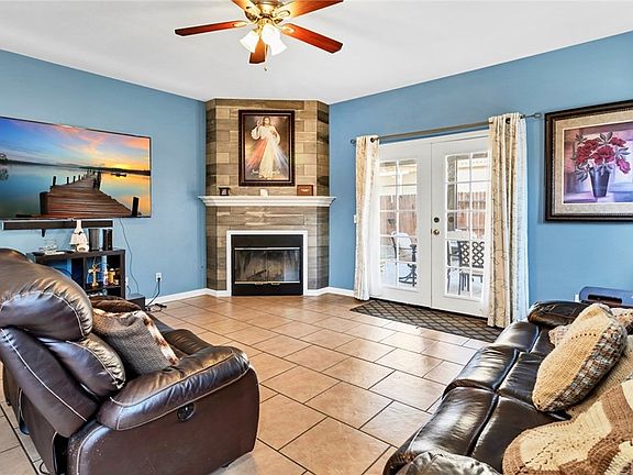 5th image of 3827 Rushmore Ct