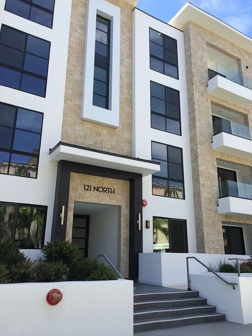 Clark 121 — Photo 3