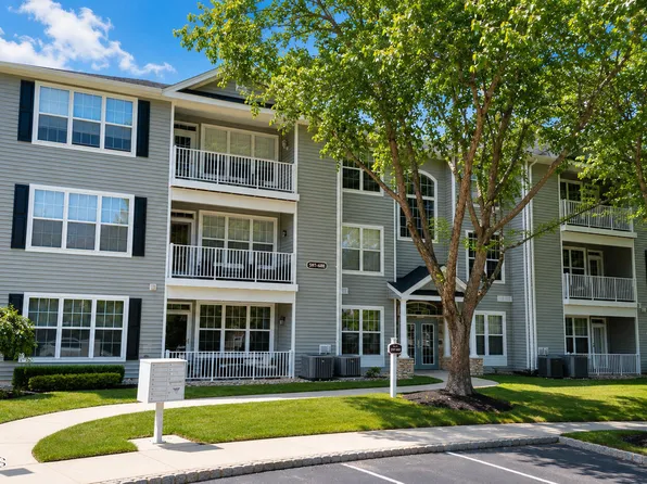 604 St Andrews Place, Manalapan, NJ 07726