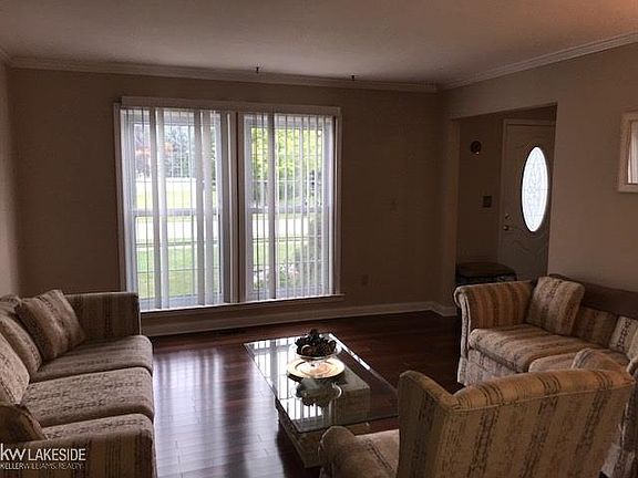 3rd image of 1737 Flemington Dr