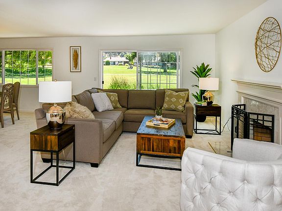 3rd image of 109 Valley Lakes Drive