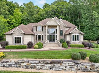 633 McKee Trl, Hinckley, OH 44233