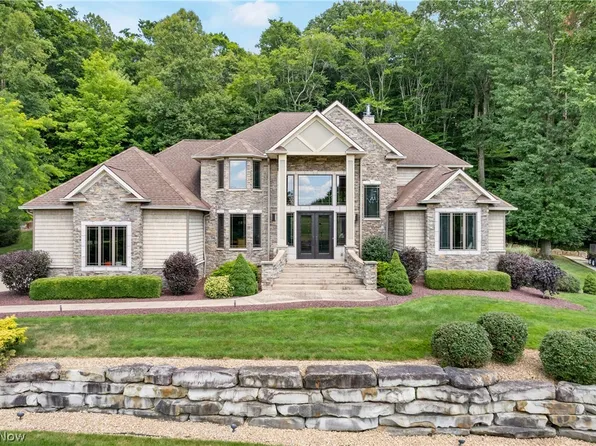 633 McKee Trl, Hinckley, OH 44233