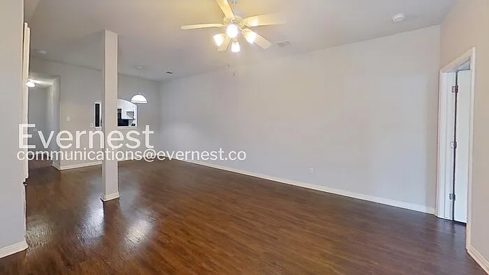 1011 Iola Dr — Photo 6