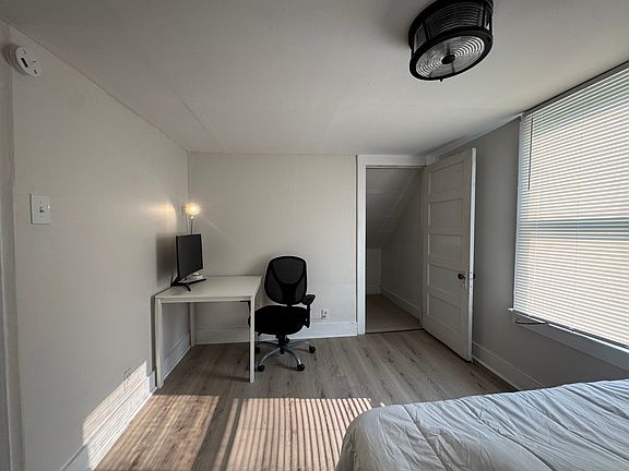 3rd image of 71 Mary St #3