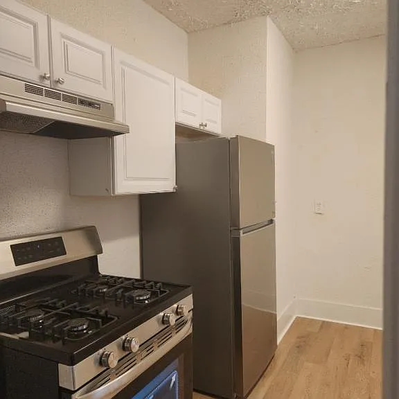 1361 Ellsworth St — Photo 2