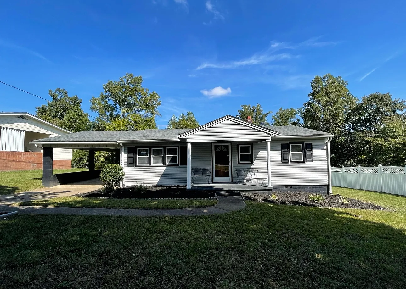 3 bed, 1092 sqft, $1,500 — Photo 1