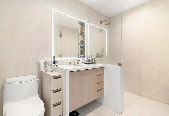 Rented by New York Casas Ltd. | media 5