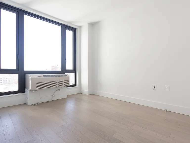 635 4th Ave #801 — Photo 5