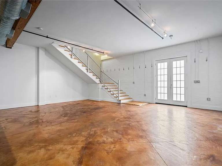 412 Dauphin St #THB — Photo 3