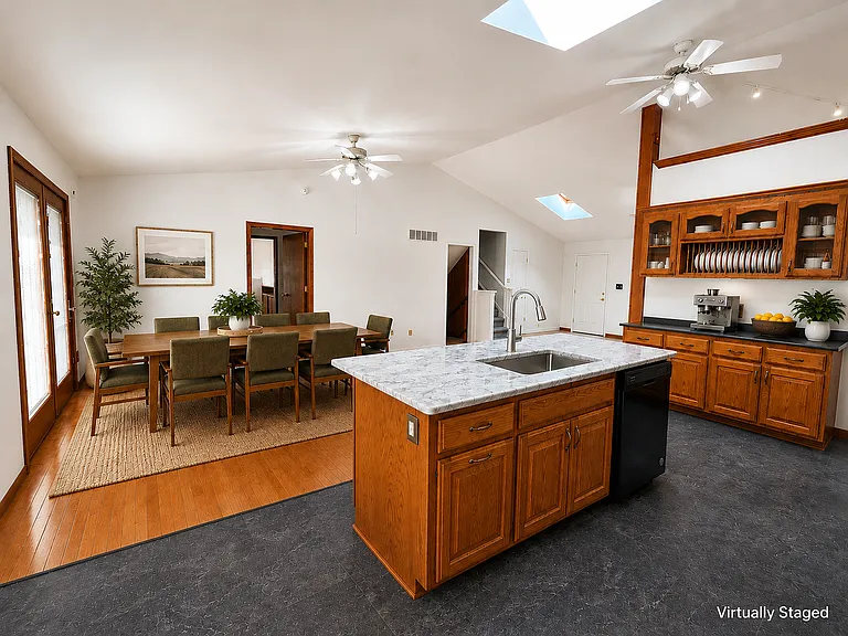 6239 SW Wanamaker Rd — Photo 8