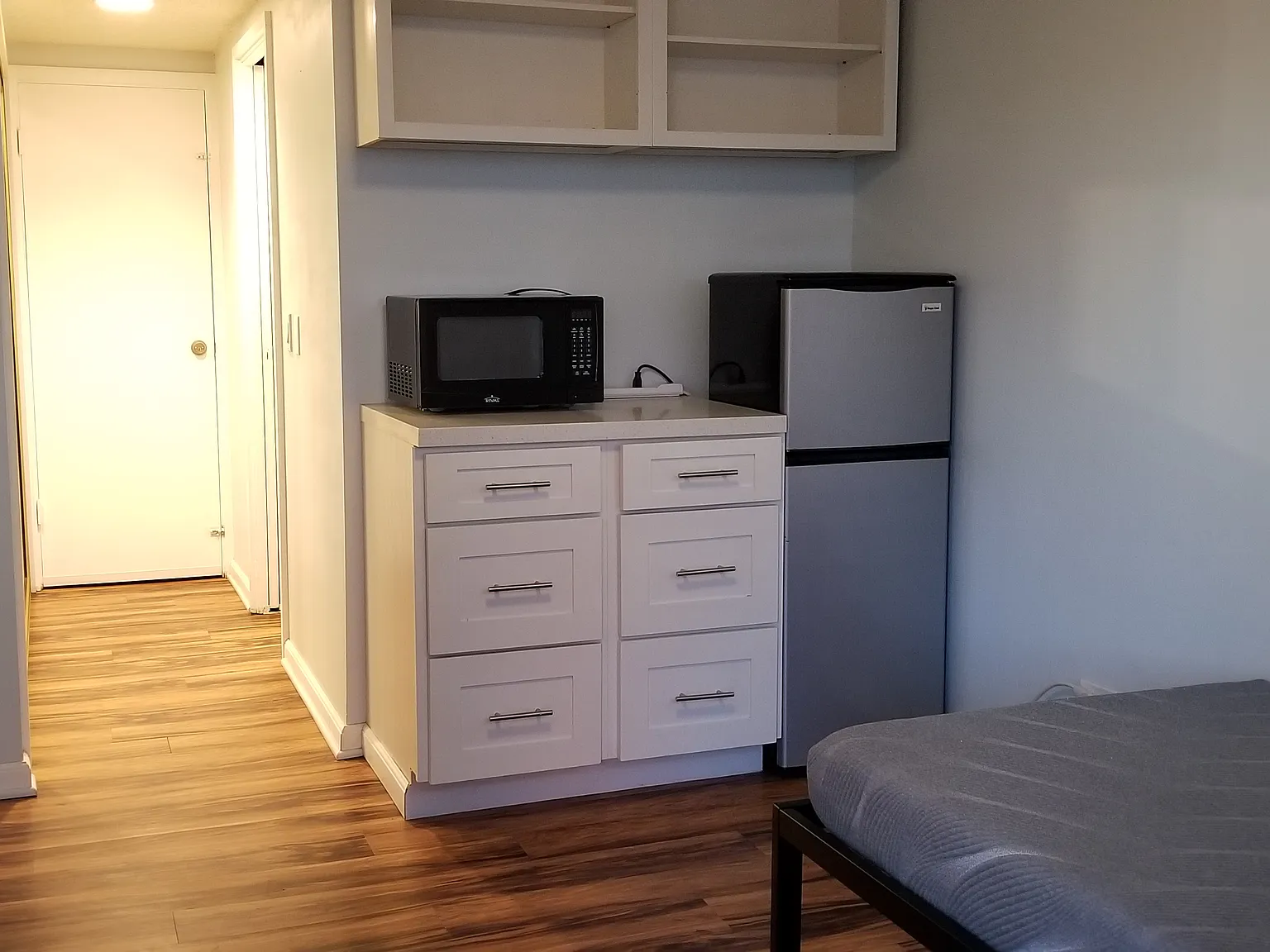 1 bed, 150 sqft, $1,250 — Photo 2