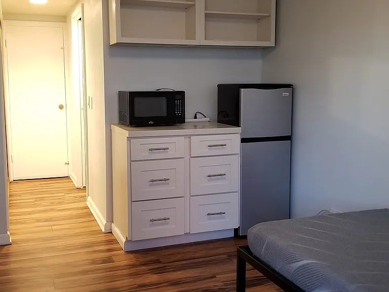 419 Keoniana St #405 — Photo 2
