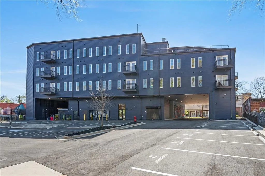 2 bed, 2.0 bath, 1006 sqft, $1,800 — Photo 1