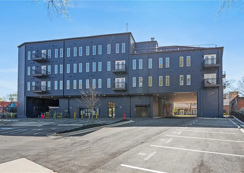 456 Flat Shoals Ave SE #207