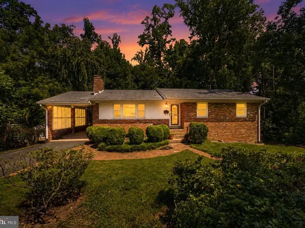 7048 Cindy Ln, Annandale, VA 22003