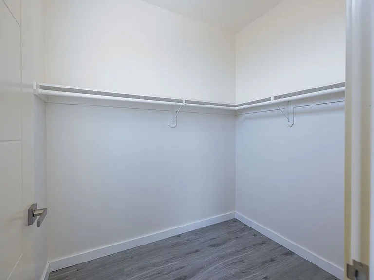 1128-1132 W 39th St — Photo 34