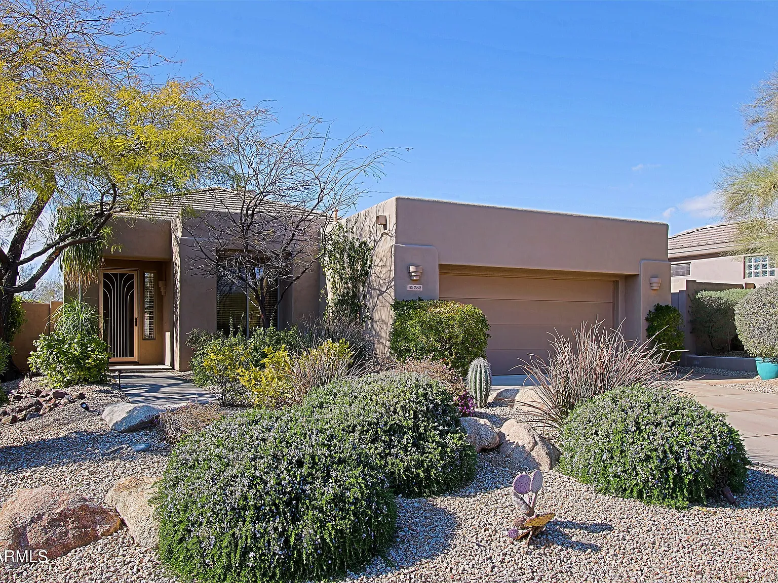 2 bed, 2.0 bath, 1974 sqft, $3,000 — Photo 2