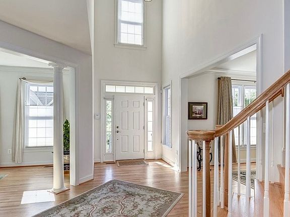 2nd image of 8065 Winstead Manor Ln