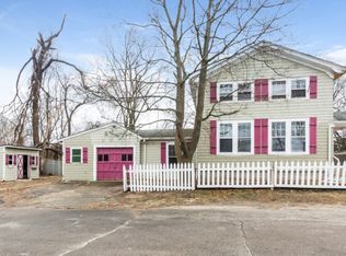 84 Rosemere Ave, Warwick, RI 02889