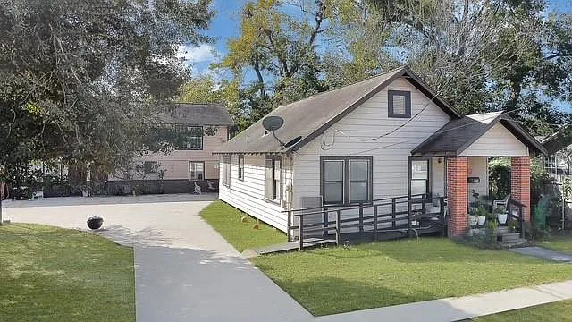 605 E Hunnicutt St #A — Photo 14