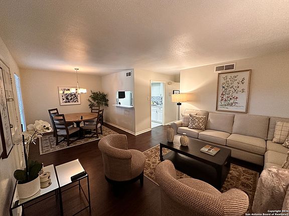4th image of 8401 N NEW BRAUNFELS AVE #325