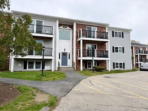 17 Chapel Hill Dr #8 Photo 1