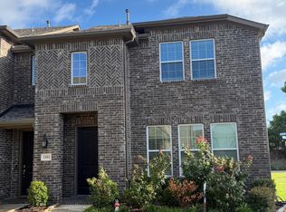 1001 Old Iron Bnd, Euless, TX 76040