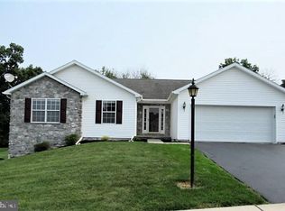 66 Lexington Dr, Hanover, PA 17331