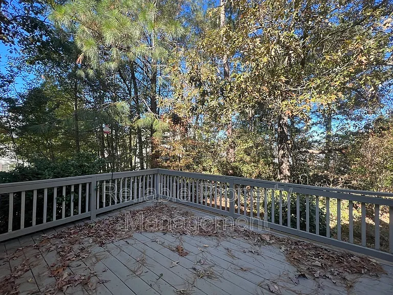 1004 Melville Ln — Photo 29