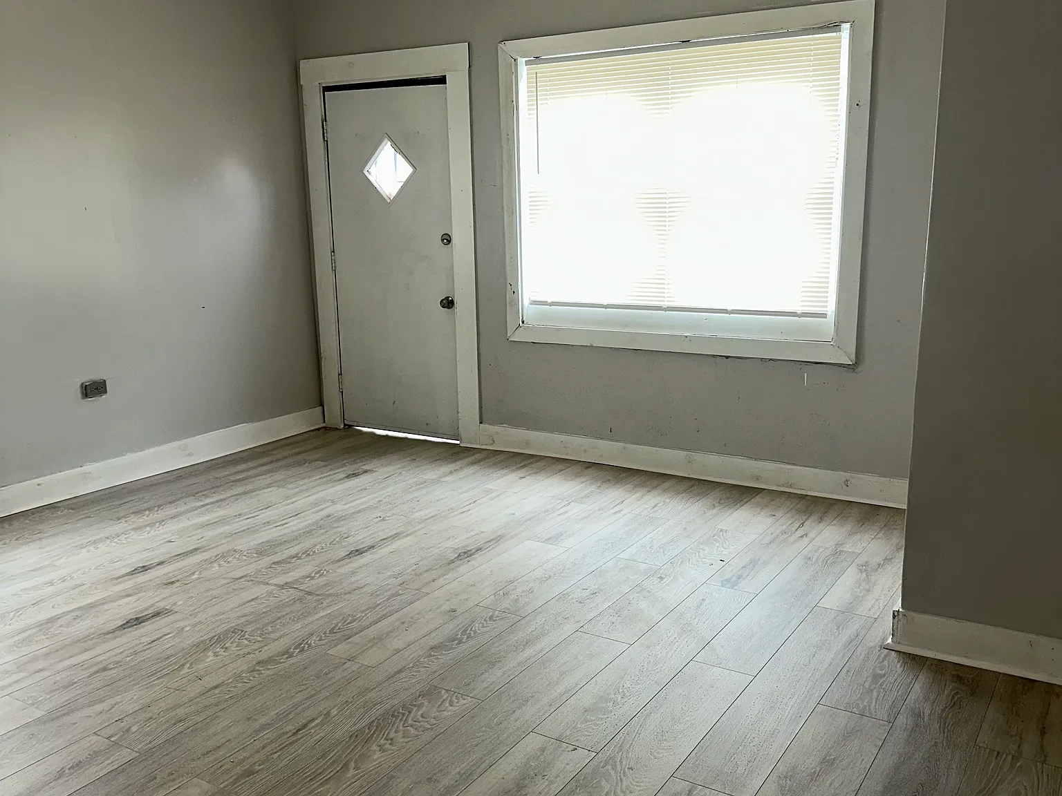 2 bed, 1200 sqft, $1,300 — Photo 4