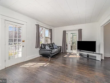 Thumbnail 4 of 103 S Lockwillow Ave