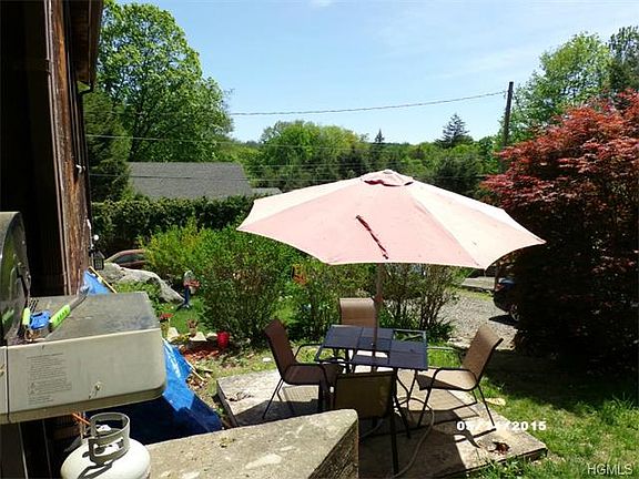 3rd image of 25 Beekman Dr