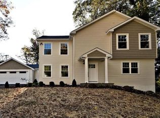 17 Lizbeth Ln, Berwyn, PA 19312