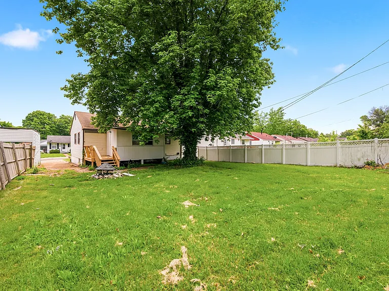 10519 Renfrew Dr — Photo 4