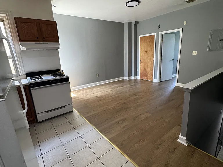 4608 Woodland Ave #3F — Photo 11