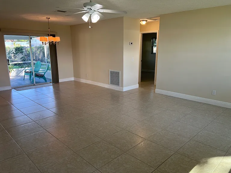 2052 SE Jackson St — Photo 8