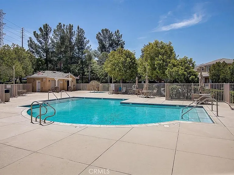 28545 Calex Dr — Photo 34