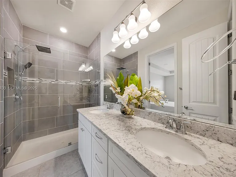 5110 Eucalyptus Dr #3 — Photo 22