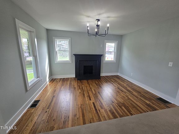 3rd image of 105 Grove St