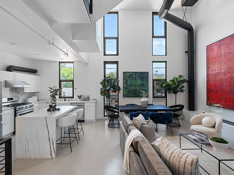 1037 N Laurel Ave #19C — Photo 46