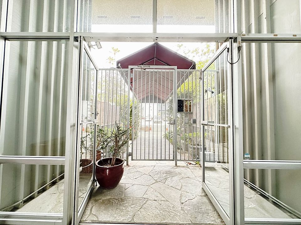 Gated entry on both sides of building! Make PB your new home today!