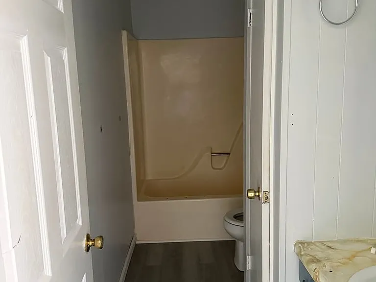 499 N Hawkins St — Photo 9