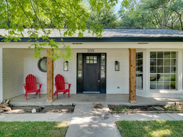 209 W Pleasantview Dr, Hurst, TX 76054