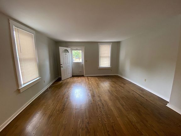 3rd image of 11 Lawrence St #0