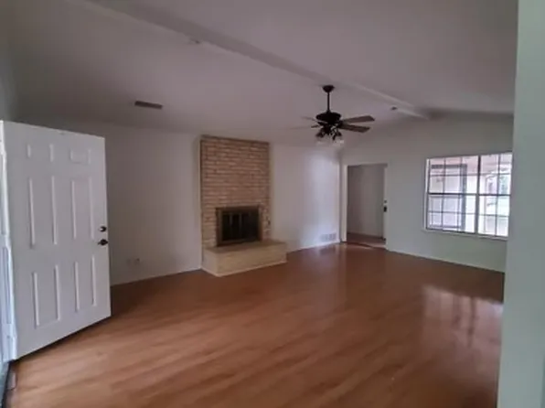 2723 Emerson Ln, Denton, TX 76209