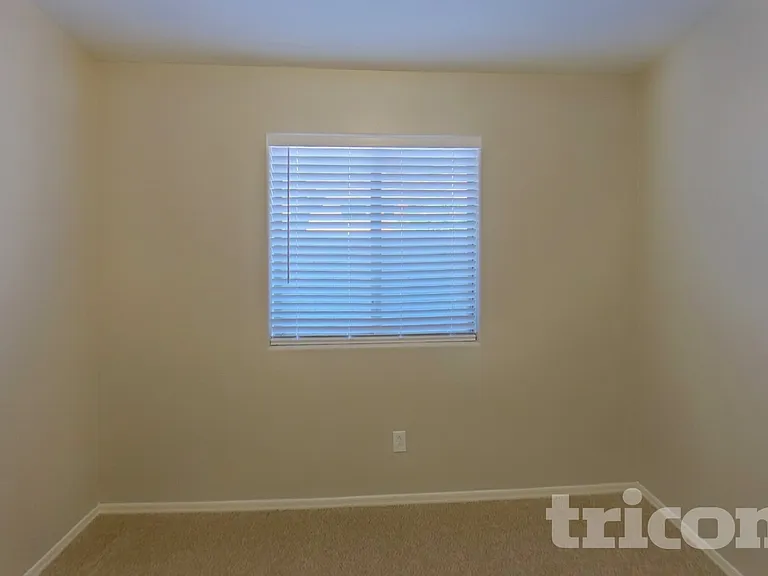 45539 W Sky Ln — Photo 12