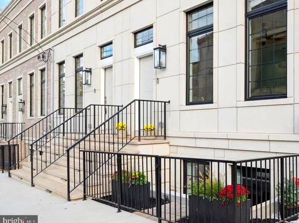 124 E Sharpnack St, Philadelphia, PA 19119
